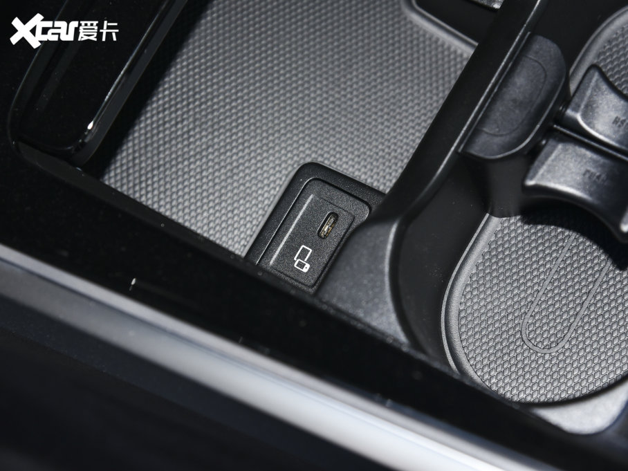 2023YGLB GLB 220 r