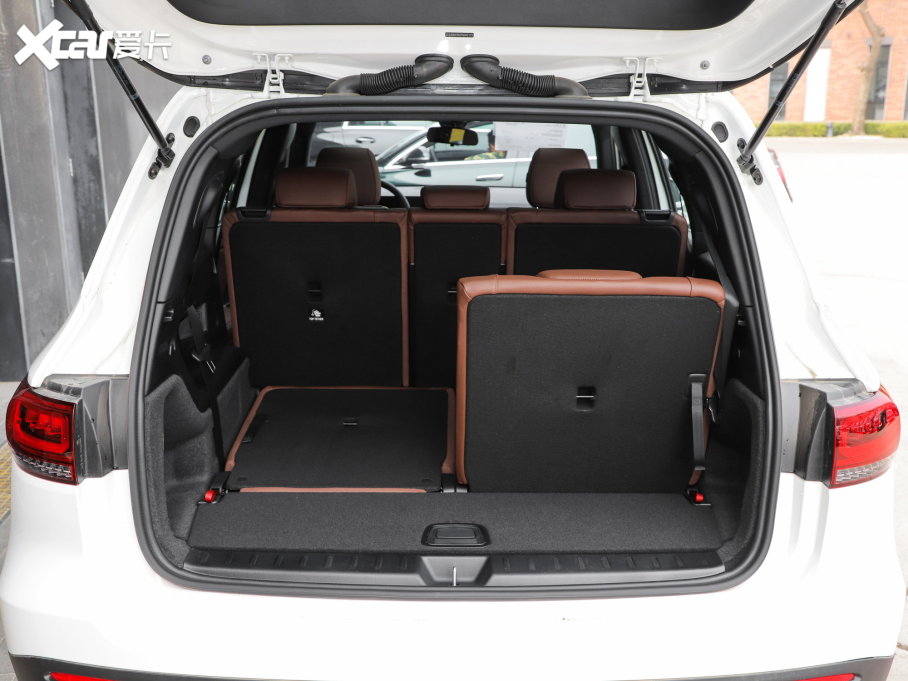 2023YGLB GLB 200 r