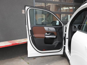 2023GLB 200 r {λ܇T