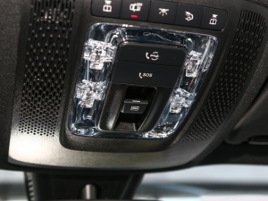 2023Ŀ GLB 200 r п؅^