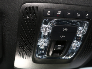 2023Ŀ GLB 200 r п؅^