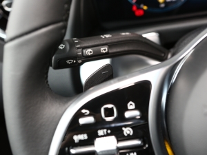 2023Ŀ GLB 200 r п؅^