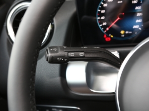 2023Ŀ GLB 200 r п؅^