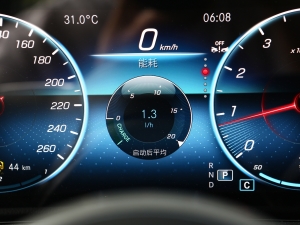 2023Ŀ GLB 200 r п؅^