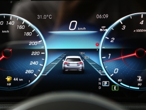 2023Ŀ GLB 200 r п؅^