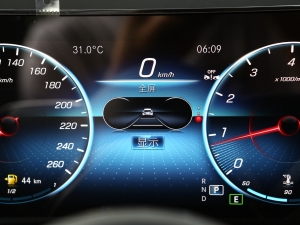 2023Ŀ GLB 200 r п؅^