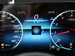 2023Ŀ GLB 200 r п؅^