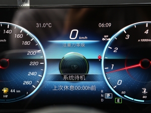 2023Ŀ GLB 200 r п؅^