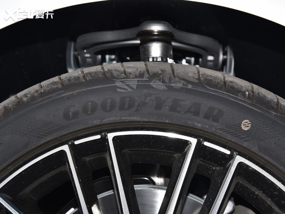 2023YC C 260 L \Ӱ