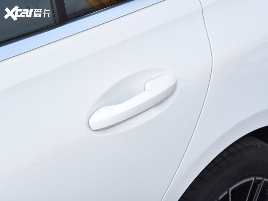 2023YC C 260 L \Ӱ