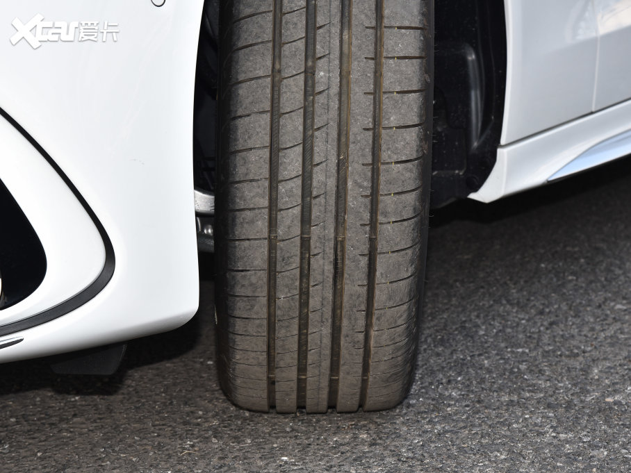 2023YC C 260 L \Ӱ