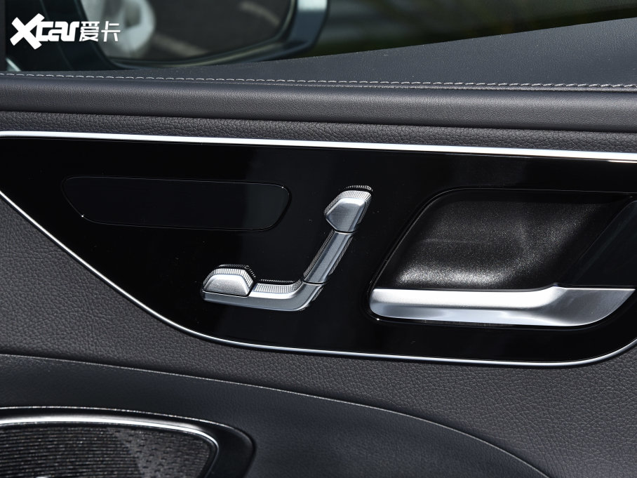 2023YC C 260 L \Ӱ