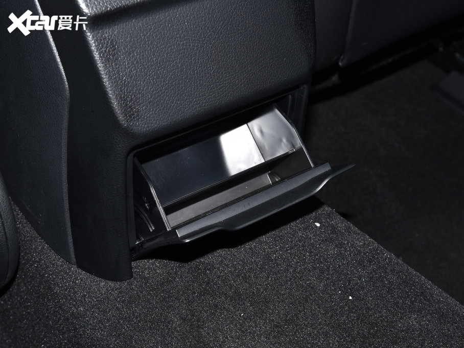 2023YC C 260 L \Ӱ