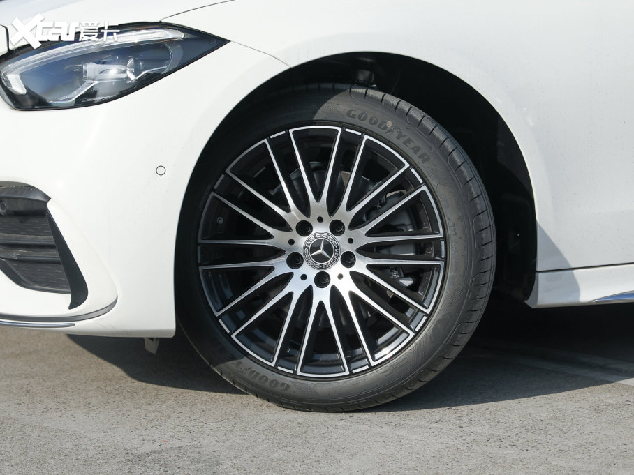 2023��YC�� C 200 L �\�Ӱ�