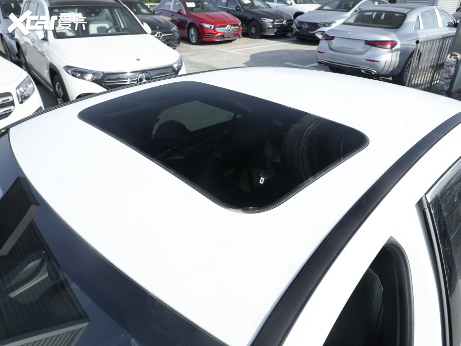 2023��YC�� C 200 L �\�Ӱ�