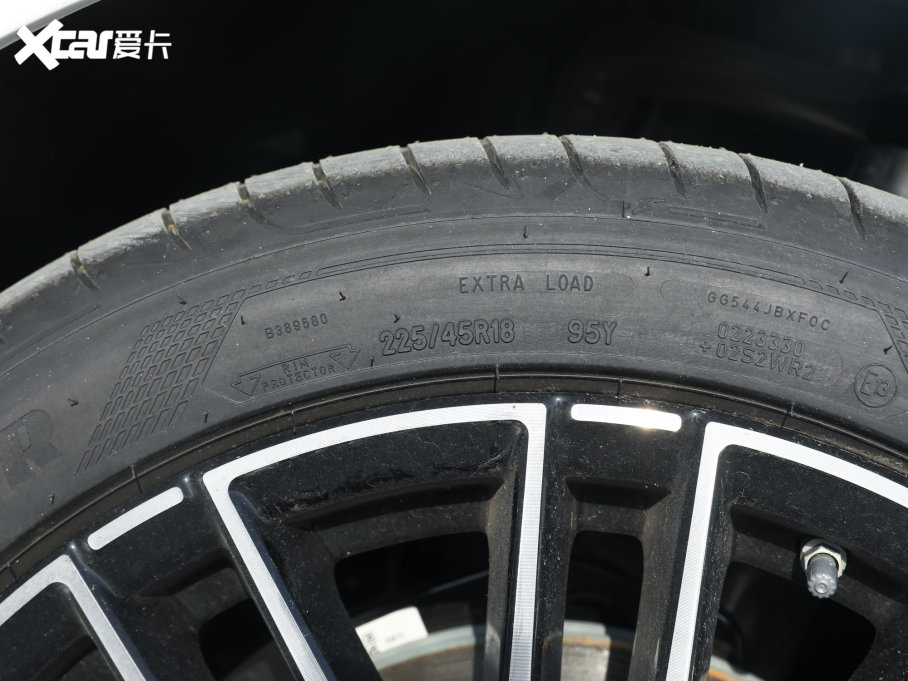 2023��YC�� C 200 L �\�Ӱ�