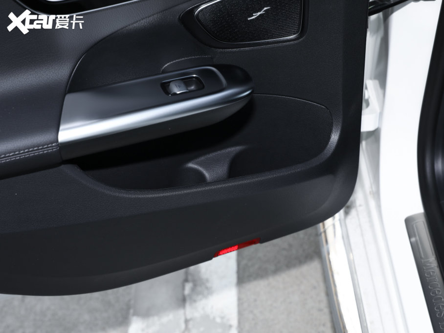 2023YC C 200 L \Ӱ