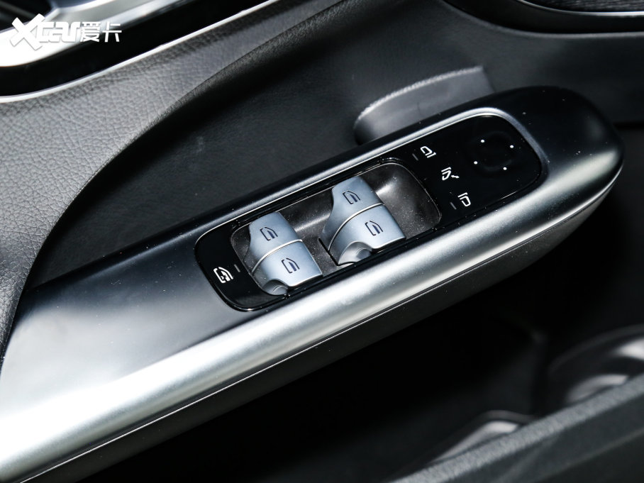 2023YC C 260 L \Ӱ 4MATIC