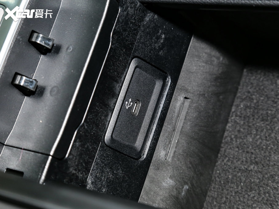 2023YC C 260 L \Ӱ 4MATIC