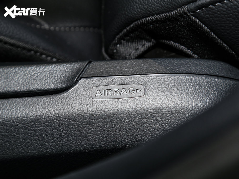 2023YC C 260 L \Ӱ 4MATIC