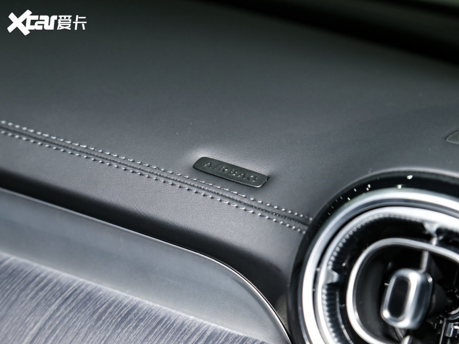 2023YC C 260 L \(yn)Ӱ 4MATIC