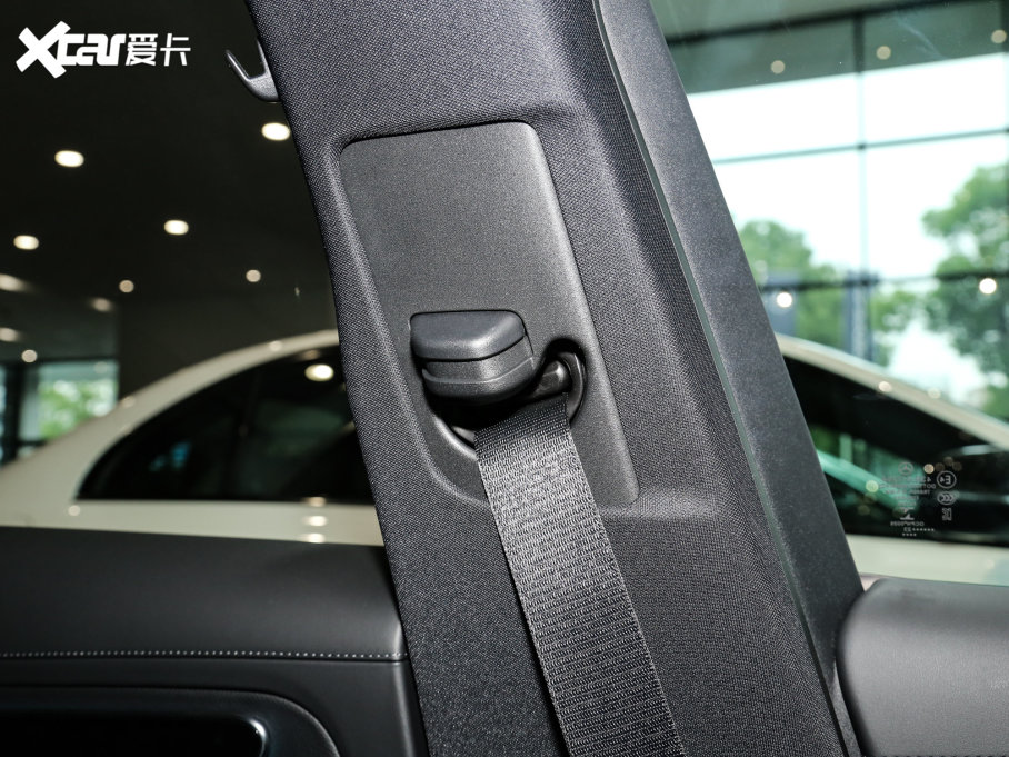 2023YC Ŀ C 260 L \Ӱ