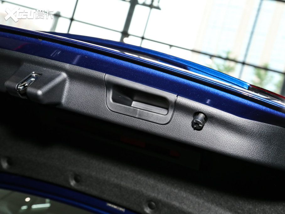 2023YC Ŀ C 260 L \Ӱ