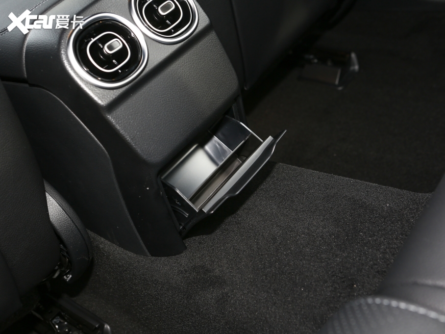 2023YC Ŀ C 200 L \Ӱ