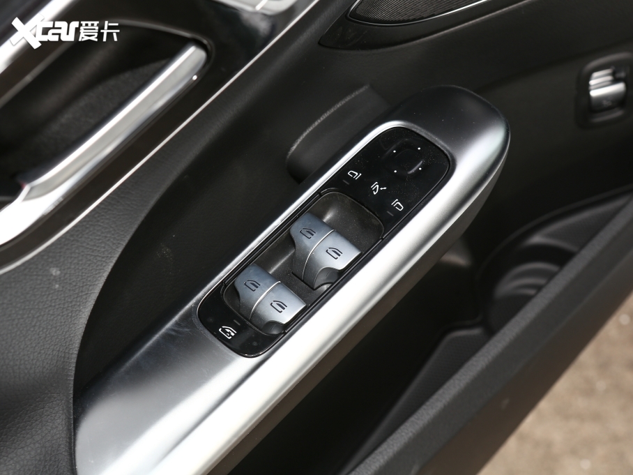 2023YC Ŀ C 200 L \Ӱ