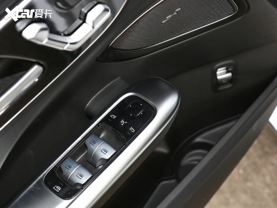 2023YC Ŀ C 200 L \Ӱ