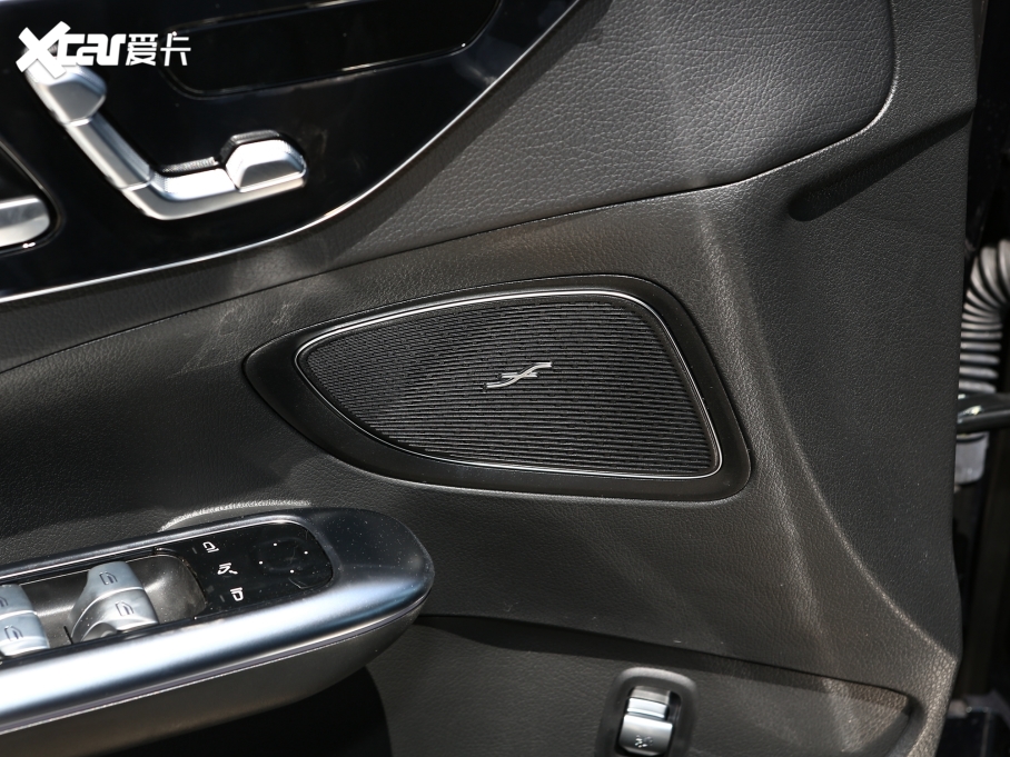 2023YC Ŀ C 260 L \Ӱ