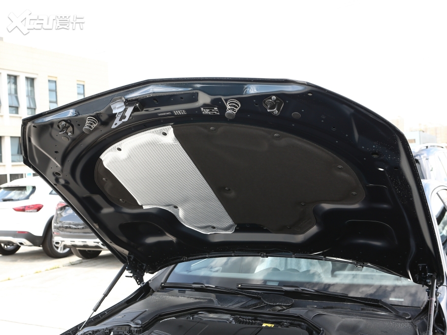 2023��YC�� �Ŀ�� C 260 L �\�Ӱ�