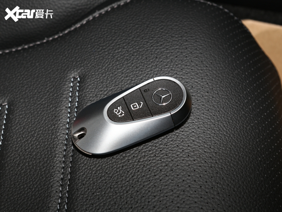 2023YC Ŀ C 260 L \Ӱ