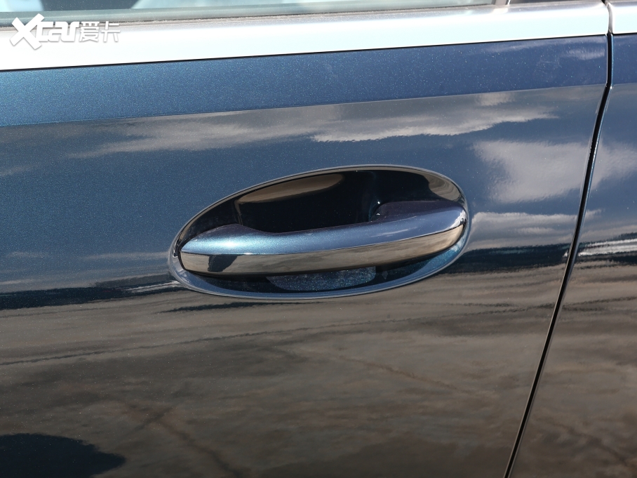 2023YC Ŀ C 260 L \Ӱ