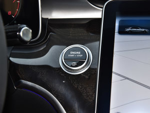 2023C 260 L п؅^(q)