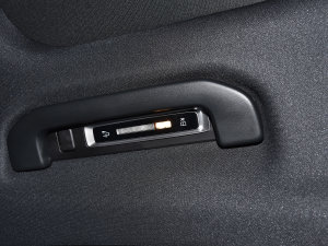 2023C 260 L п؅^(q)