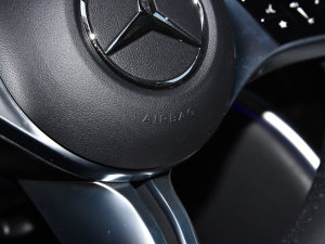 2023C 260 L п؅^(q)