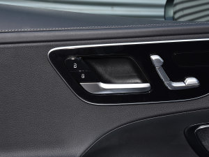 2023C 260 L п؅^(q)