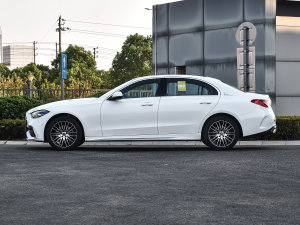 2023C 260 L ˶ ࣨ