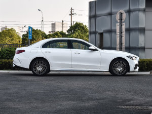 2023款C 260 L 运动版 正侧（右）