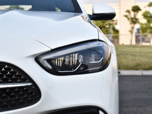 2023C 260 L \Ӱ (ji)^