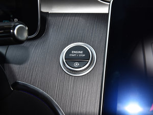 2023C 260 L \Ӱ п؅^