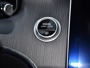 2023C 260 L \Ӱ п؅^