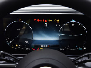 2023C 260 L \Ӱ п؅^