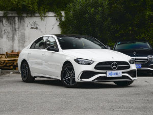2023款C 260 L 皓夜运动版 右前45度