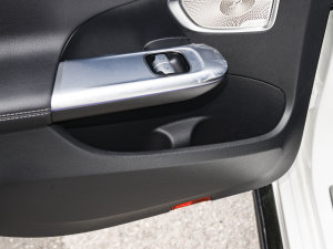 2023C 260 L ҹ\Ӱ Tg