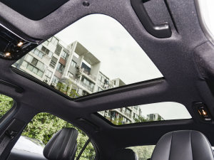 2023款C 260 L 皓夜运动版 天窗