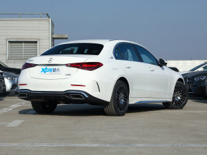 2023款C 200 L 运动版 右后45度
