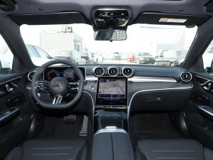 2023款C 200 L 运动版 内饰全景
