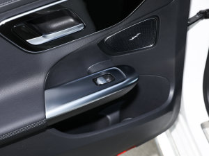 2023C 200 L \Ӱ ܇ƅ^